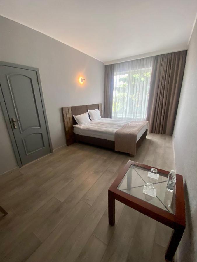 Pallada Hotel Ternopil Ngoại thất bức ảnh