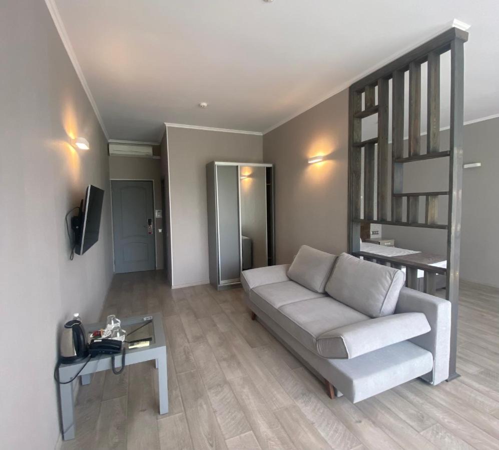 Pallada Hotel Ternopil Ngoại thất bức ảnh