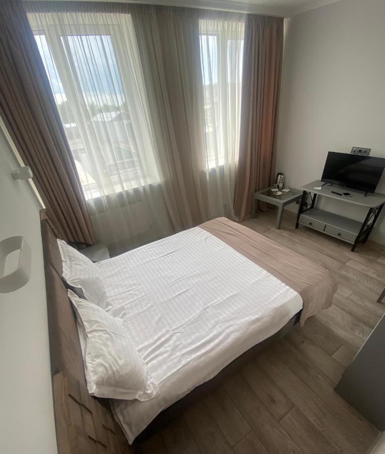 Pallada Hotel Ternopil Ngoại thất bức ảnh