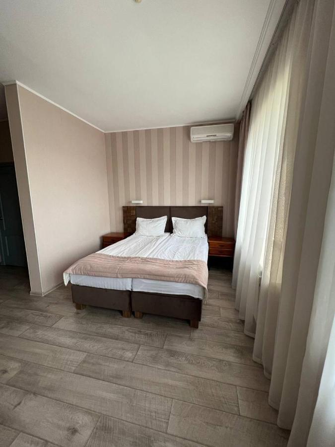 Pallada Hotel Ternopil Ngoại thất bức ảnh