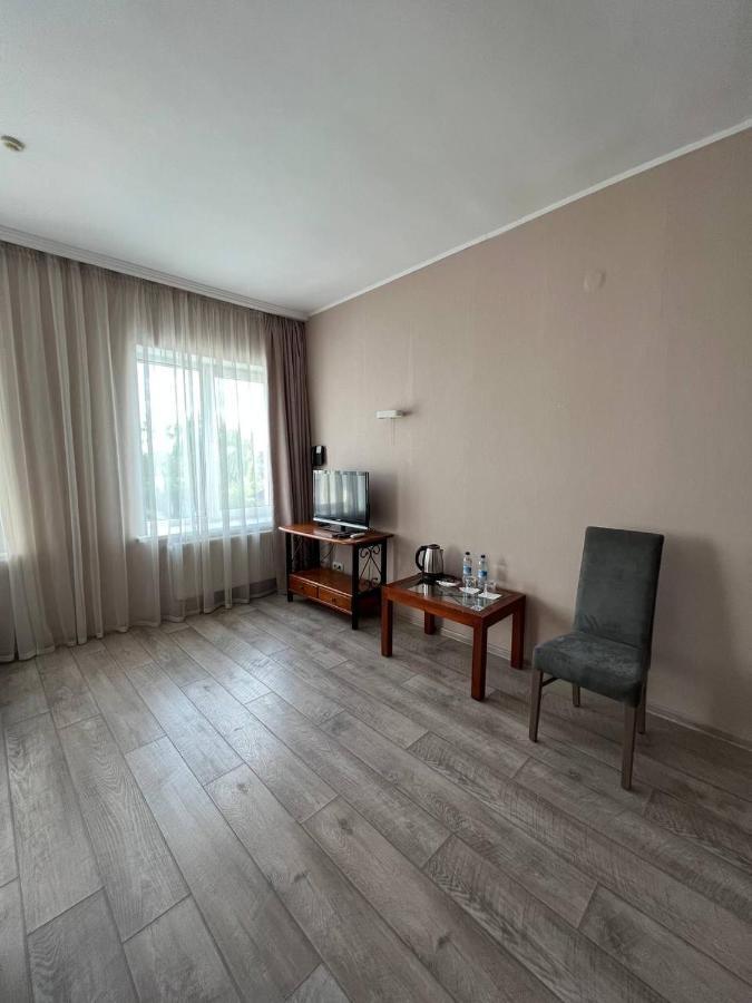 Pallada Hotel Ternopil Ngoại thất bức ảnh