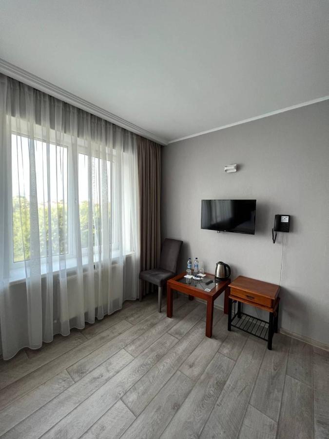Pallada Hotel Ternopil Ngoại thất bức ảnh
