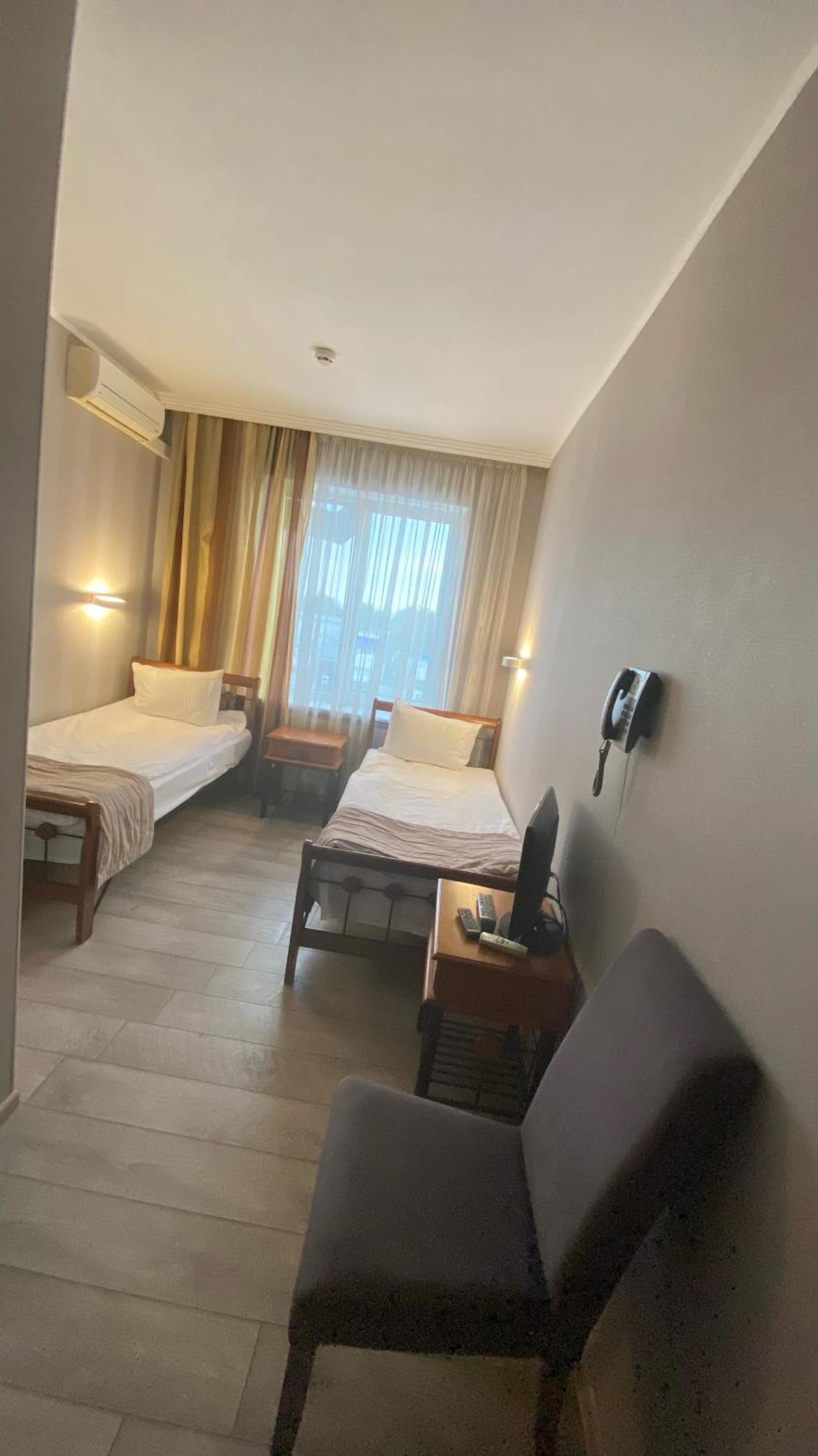 Pallada Hotel Ternopil Ngoại thất bức ảnh