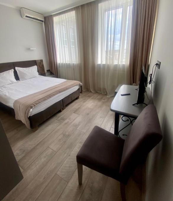 Pallada Hotel Ternopil Ngoại thất bức ảnh