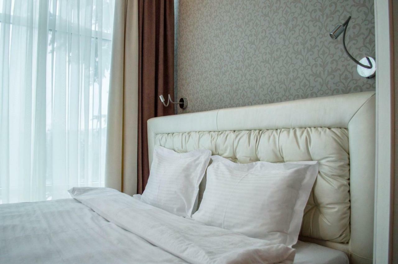Pallada Hotel Ternopil Ngoại thất bức ảnh
