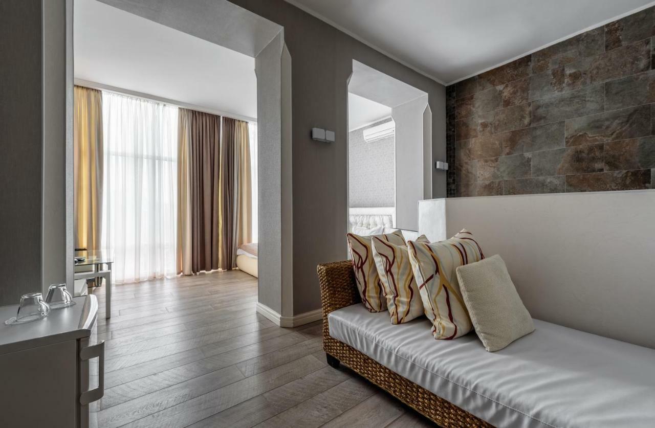 Pallada Hotel Ternopil Ngoại thất bức ảnh